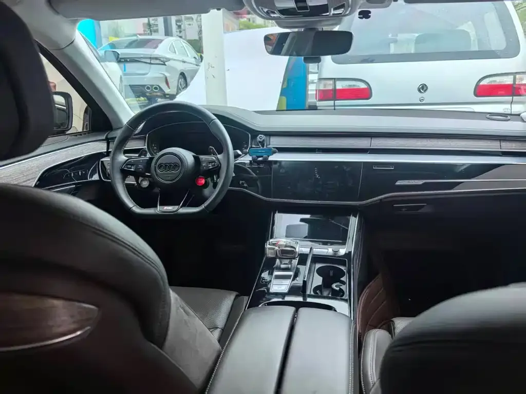Audi A8 2023 из CN, фото 3