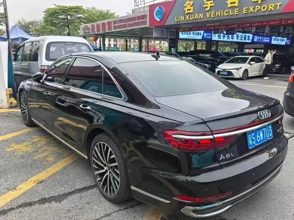 Audi A8 2023 из CN, фото 7