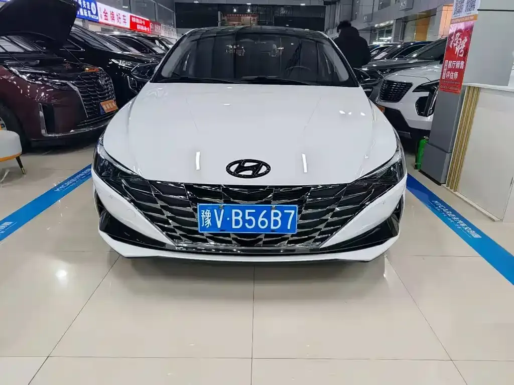 Hyundai Elantra — фото 7