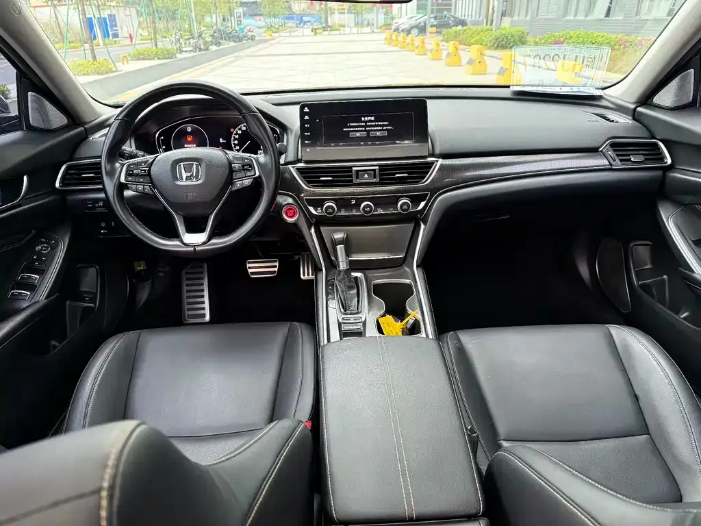 Honda Accord — фото 9