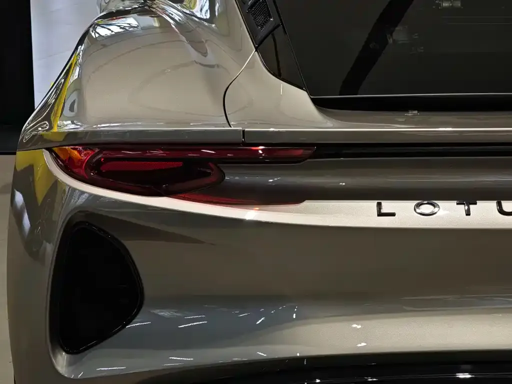 Lotus Emira 2023 из CN, фото 2