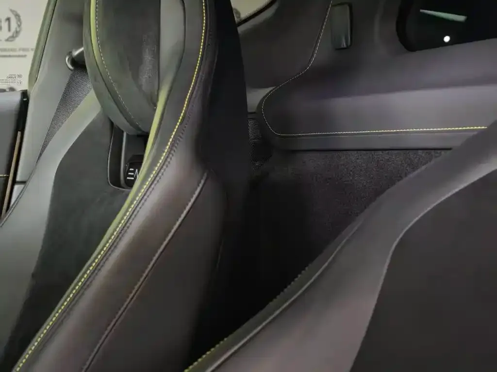 Lotus Emira 2023 из CN, фото 7