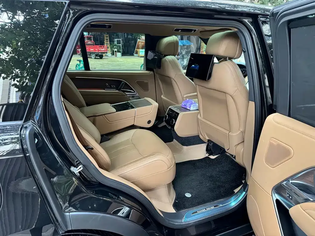 Land Rover Range Rover 2024 из CN, фото 2
