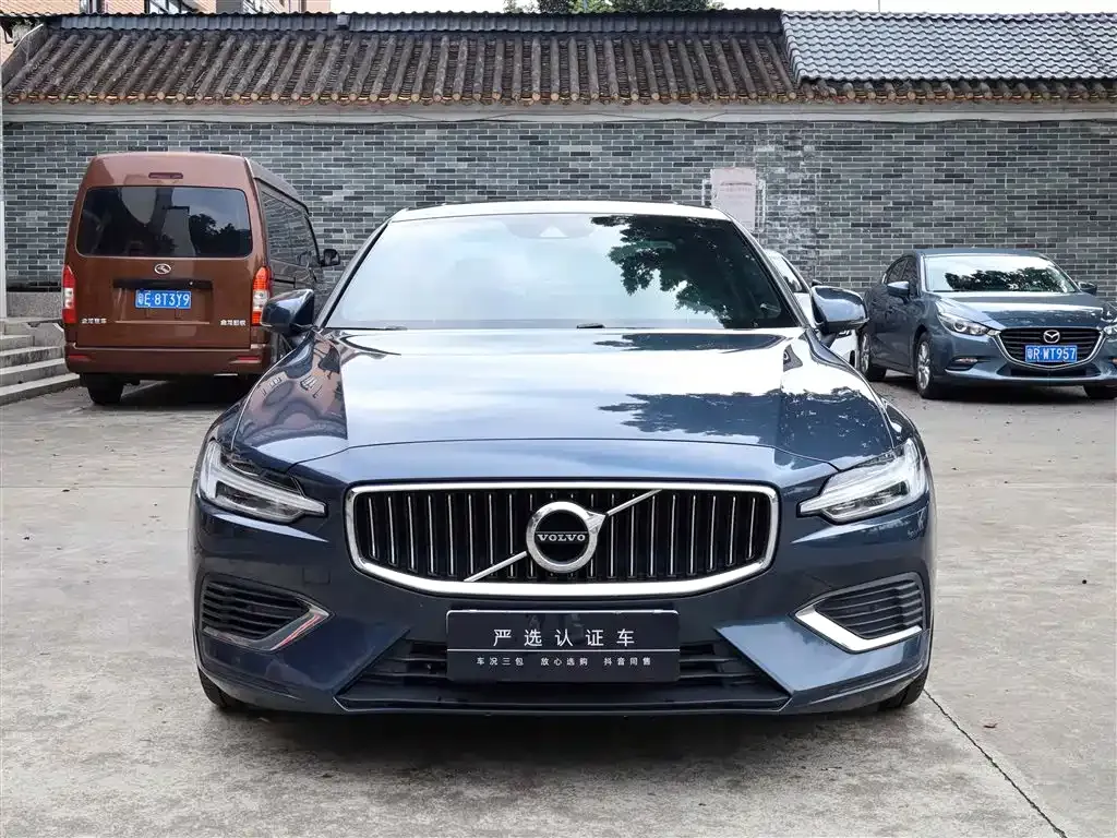 Volvo S60 PHEV 2021 из CN, фото 6