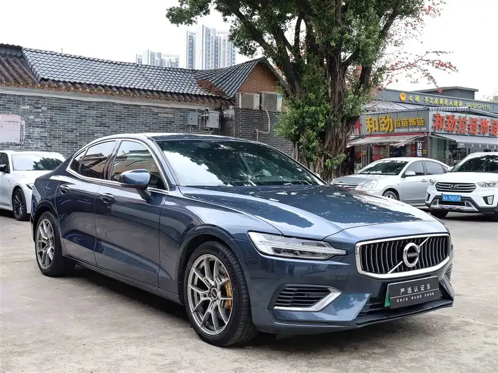 Volvo S60 PHEV 2021 из CN, фото 8
