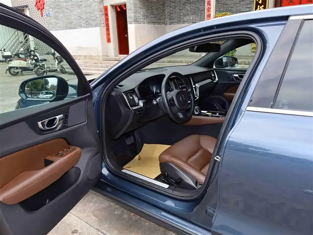 Volvo S60 PHEV 2021 из CN, фото 5