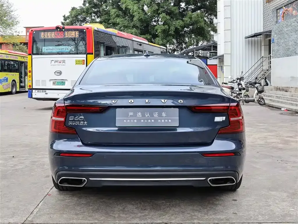 Volvo S60 PHEV 2021 из CN, фото 7
