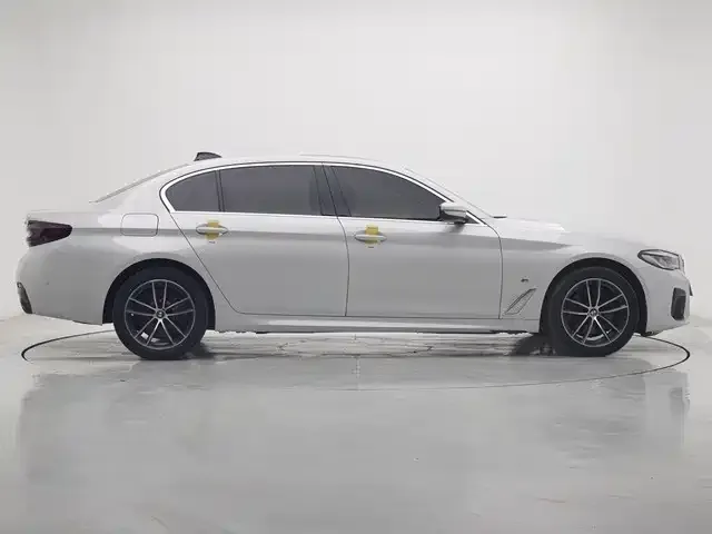 BMW 5 Series 2021 из CN, фото 3