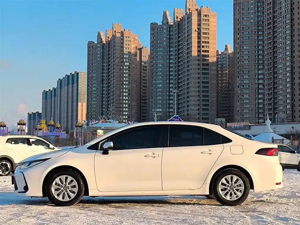 Toyota Corolla 2023 из CN, фото 6