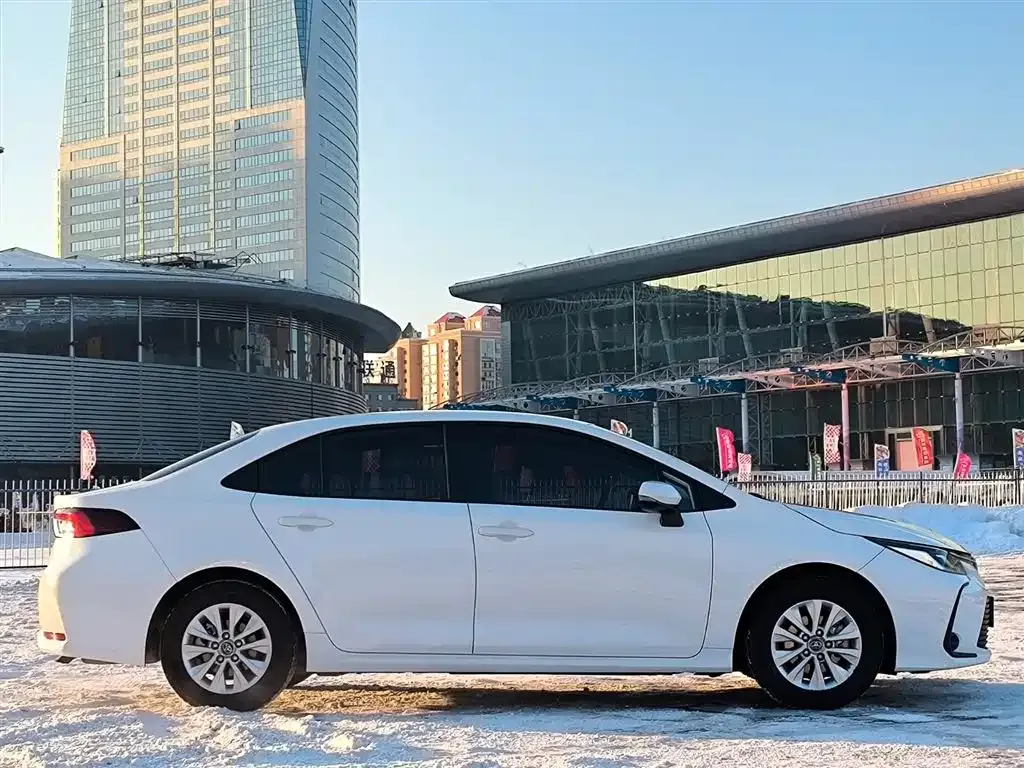 Toyota Corolla 2023 из CN, фото 5
