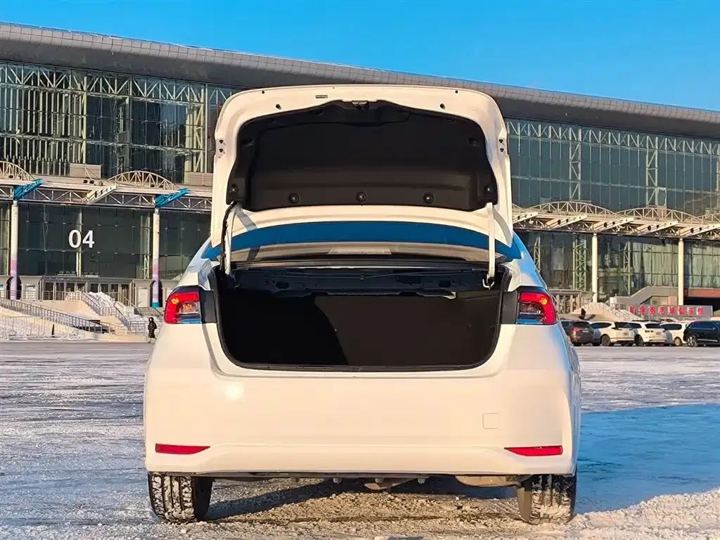Toyota Corolla 2023 из CN, фото 7