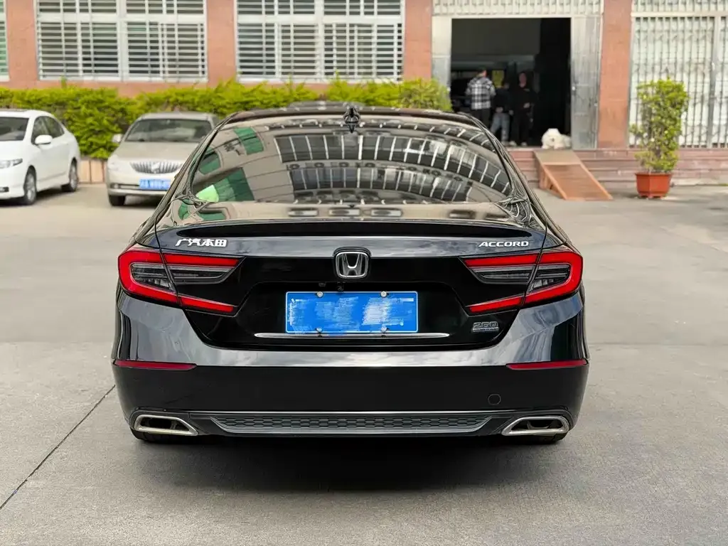Honda Accord — фото 3