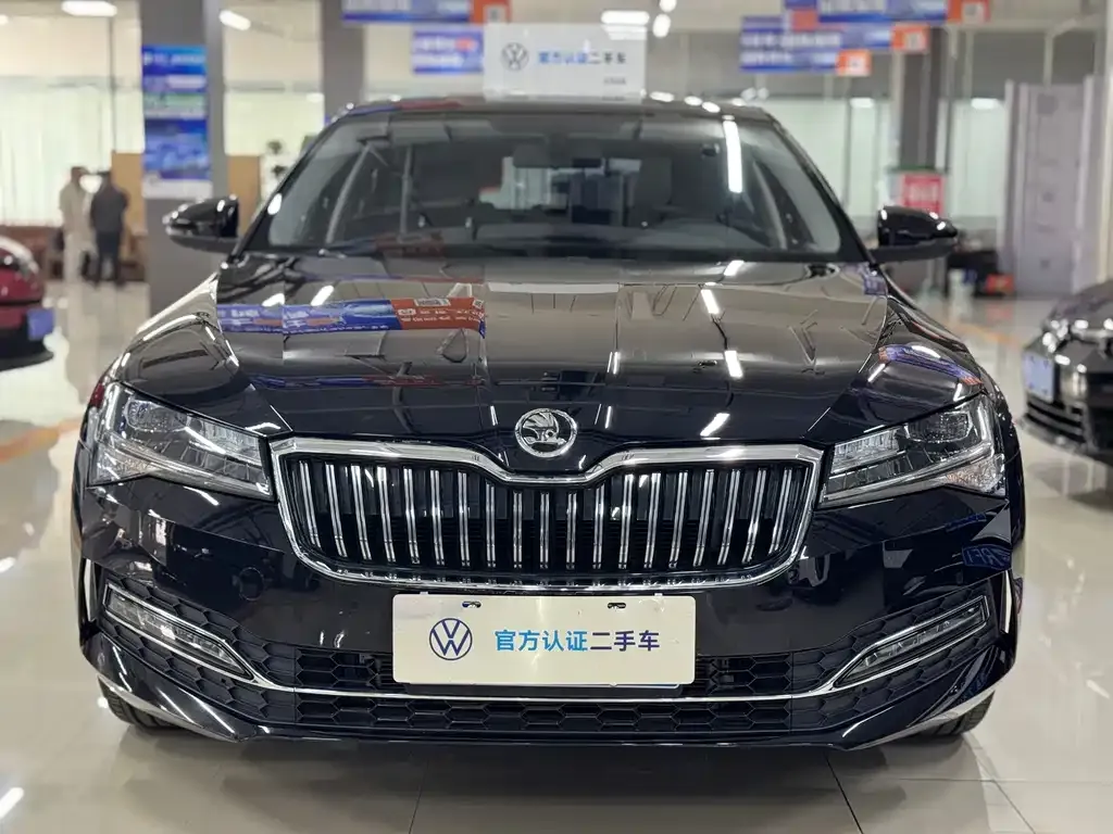 Skoda Superb — фото 8