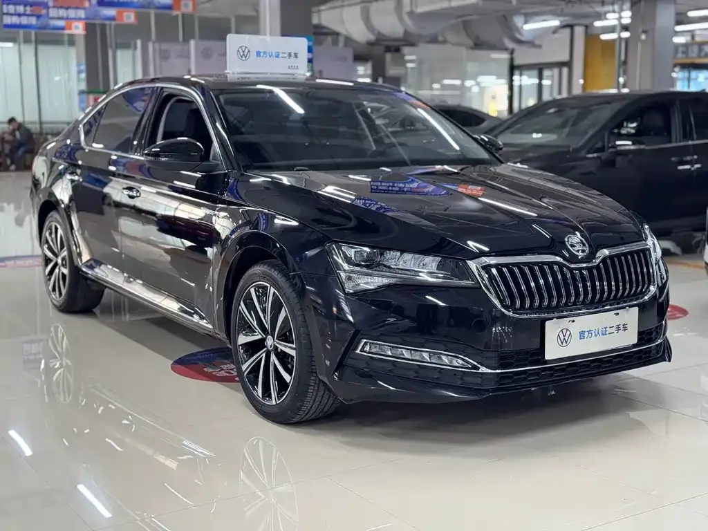 Skoda Superb — фото 2