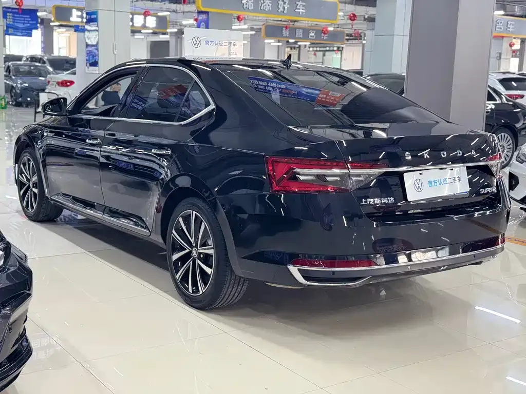Skoda Superb — фото 3