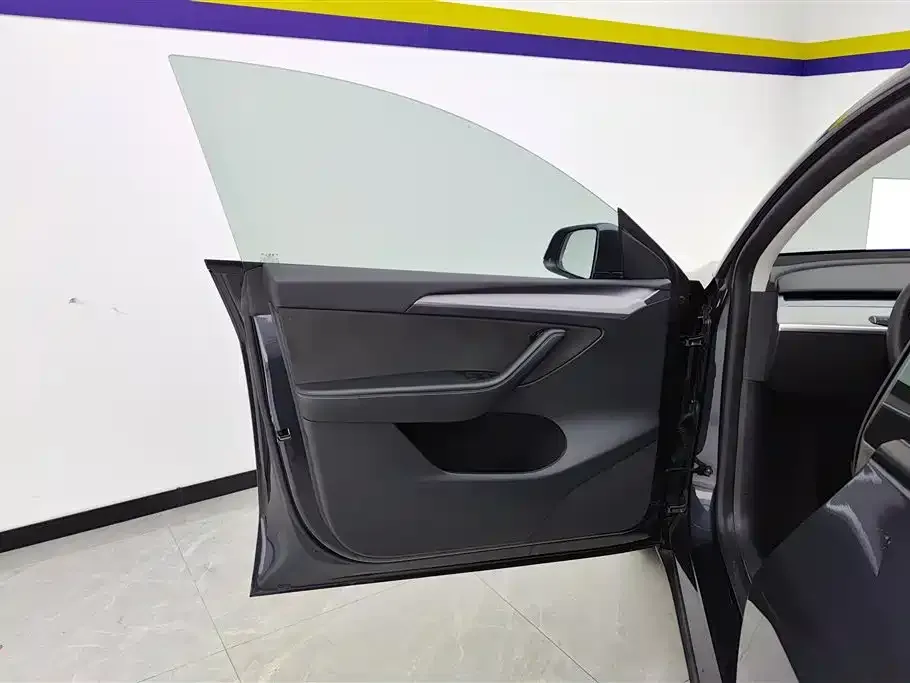 Tesla Model Y 2024 из CN, фото 3
