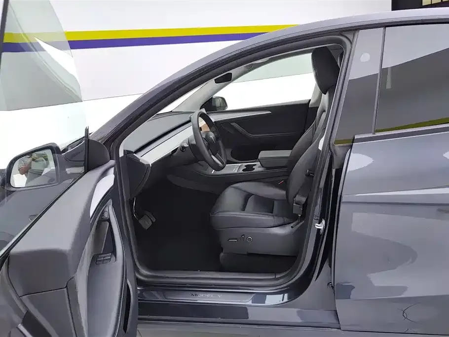 Tesla Model Y 2024 из CN, фото 8