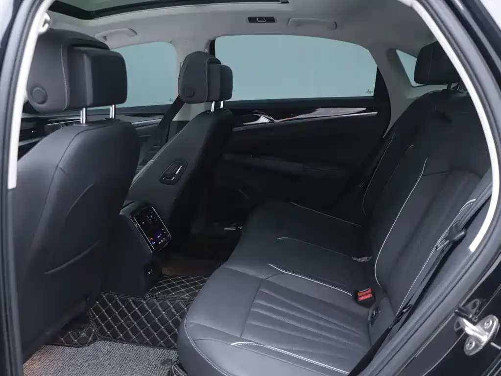 Volkswagen Passat — фото 9