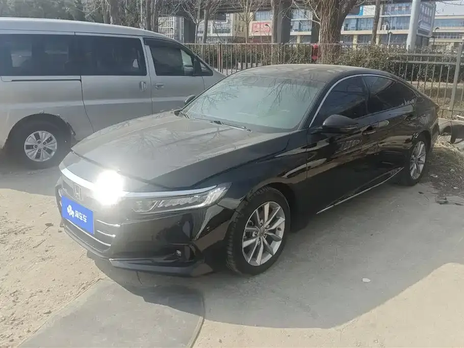 Honda Accord — фото 1