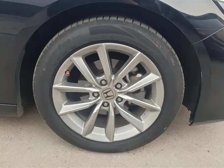 Honda Accord — фото 10