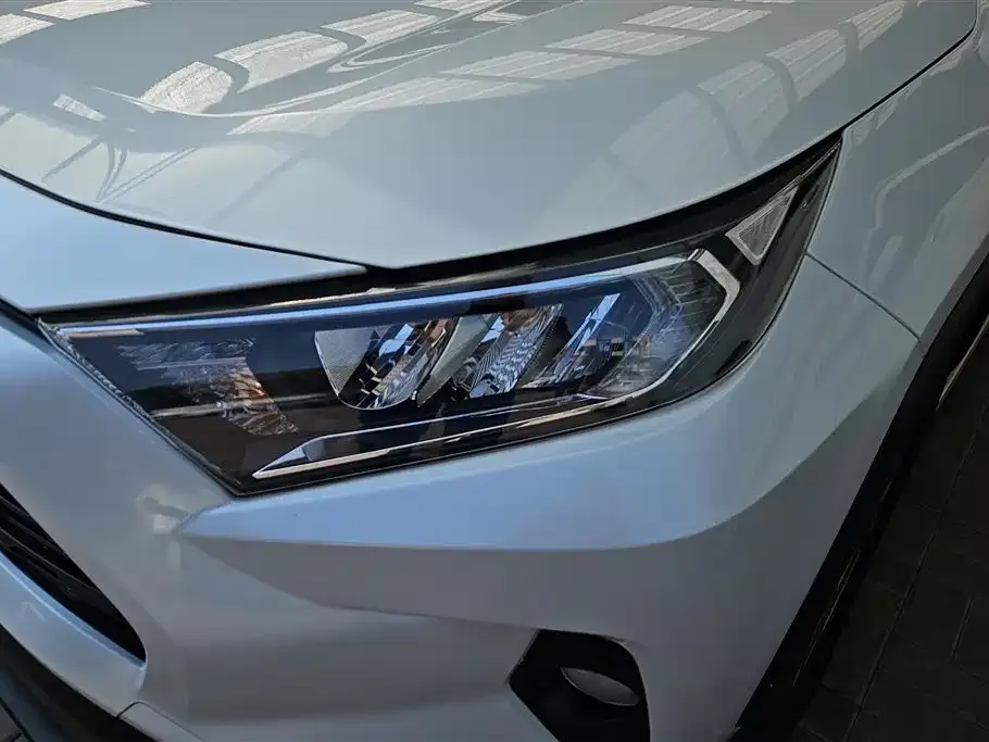 Toyota RAV4 2021 из CN, фото 2