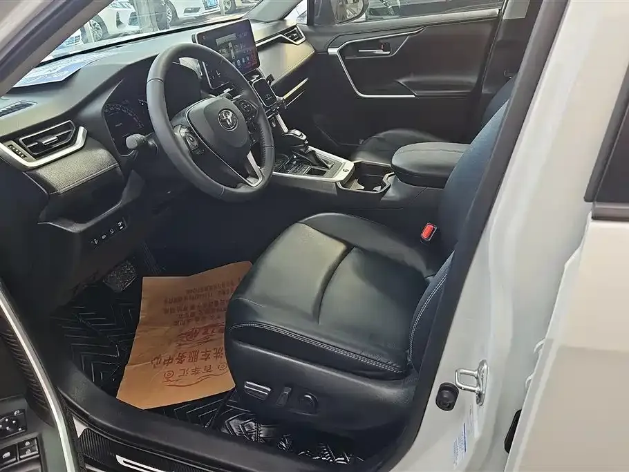 Toyota RAV4 2021 из CN, фото 8