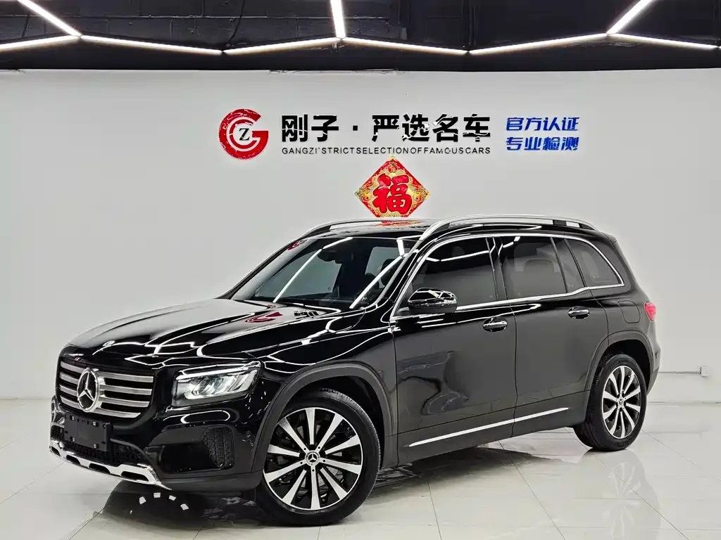 Mercedes-Benz GLB — фото 1