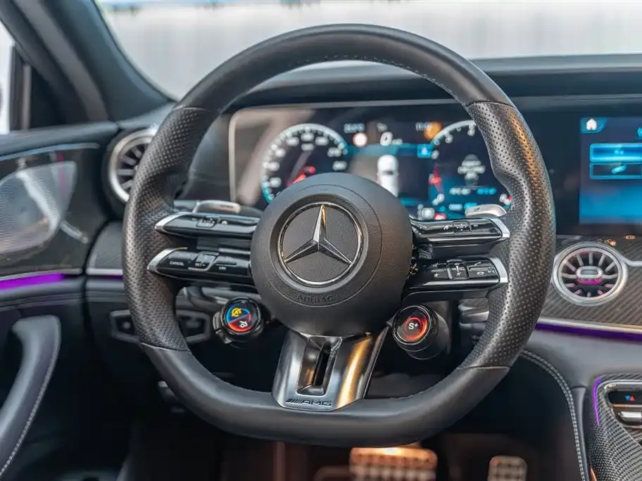 Mercedes-Benz AMG GT — фото 8