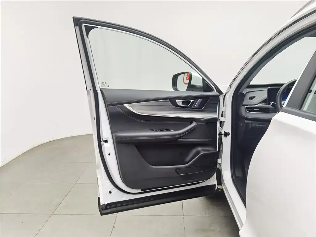 Chery Tiggo 8 PLUS — фото 9