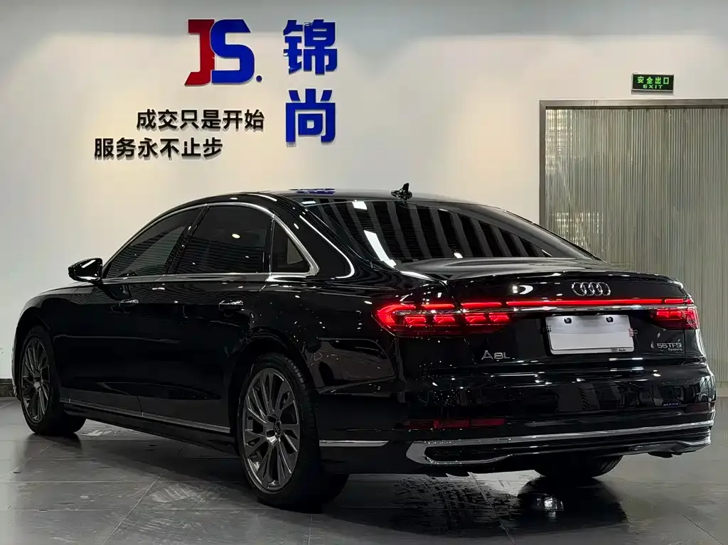 Audi A8 — фото 10