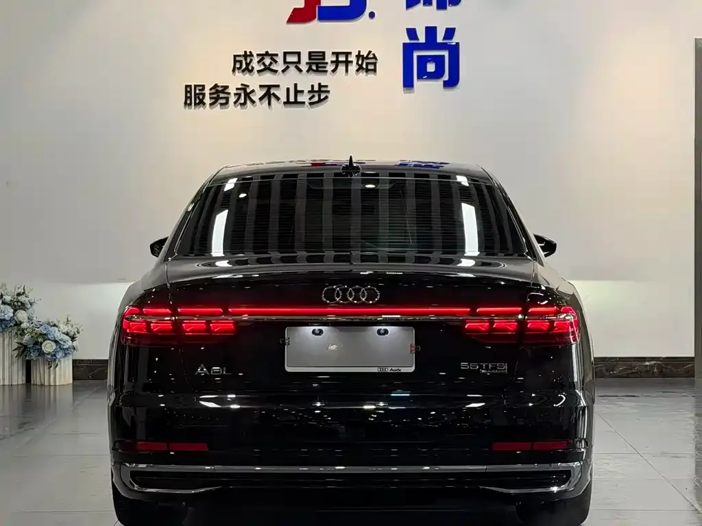 Audi A8 — фото 3