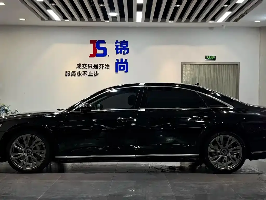 Audi A8 — фото 8