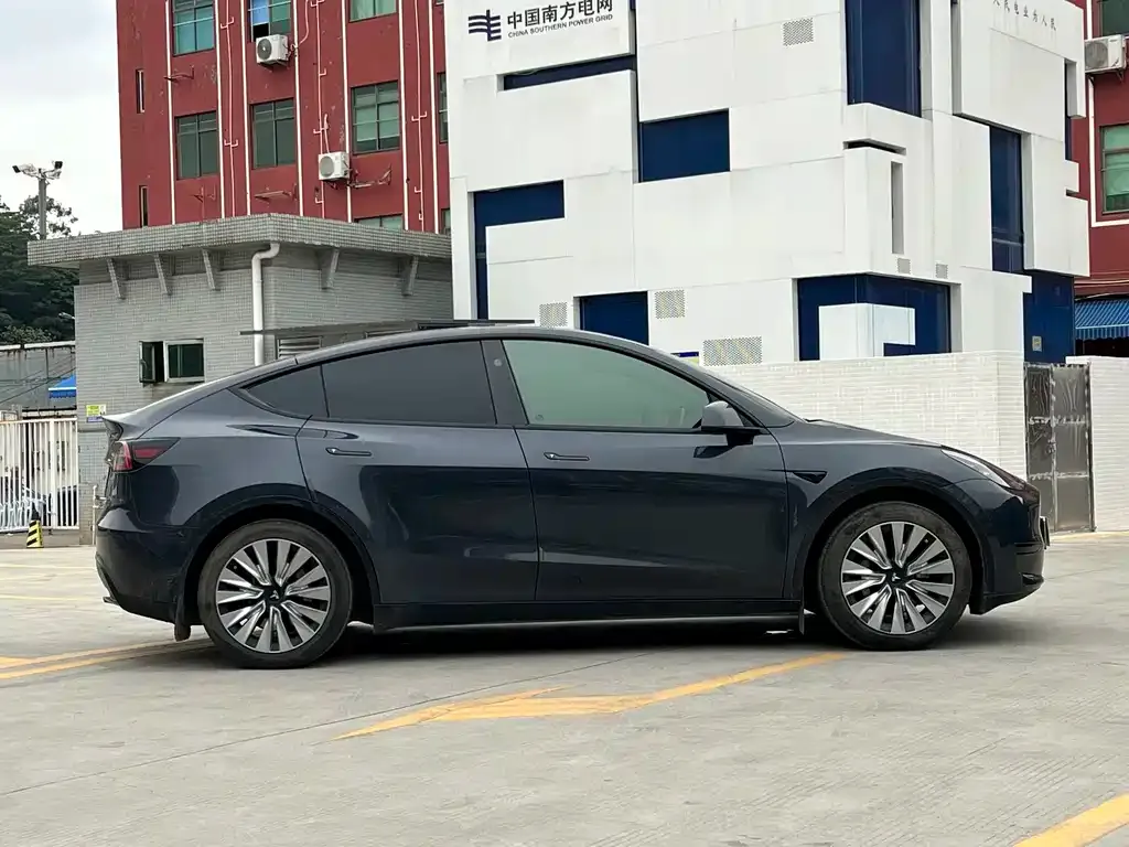 Tesla Model Y 2024 из CN, фото 5