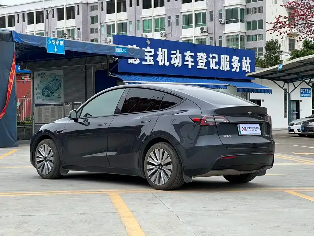 Tesla Model Y 2024 из CN, фото 2