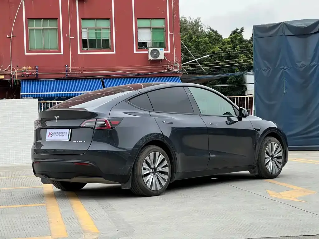 Tesla Model Y 2024 из CN, фото 8