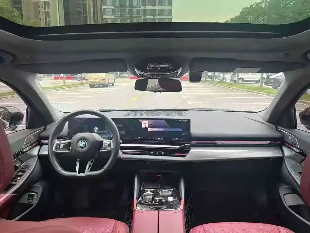 BMW 5 Series 2025 из CN, фото 3