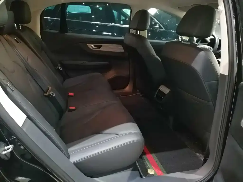 Hongqi E-QM5 2024 из CN, фото 3