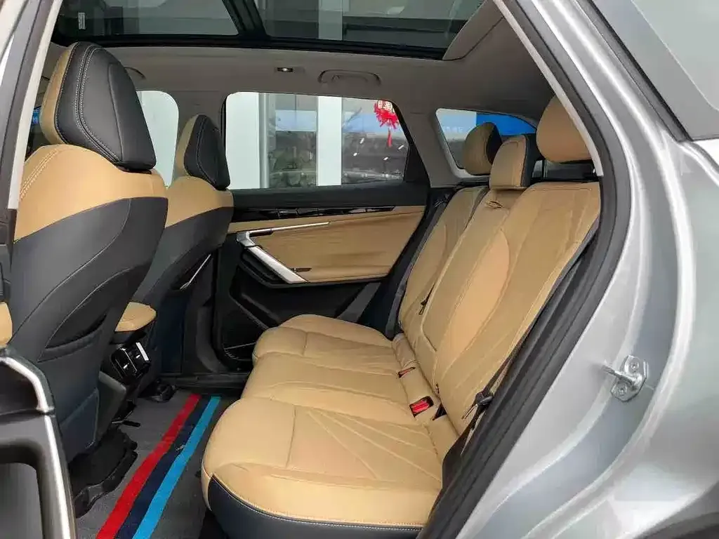Geely Boyue L 2023 из CN, фото 3