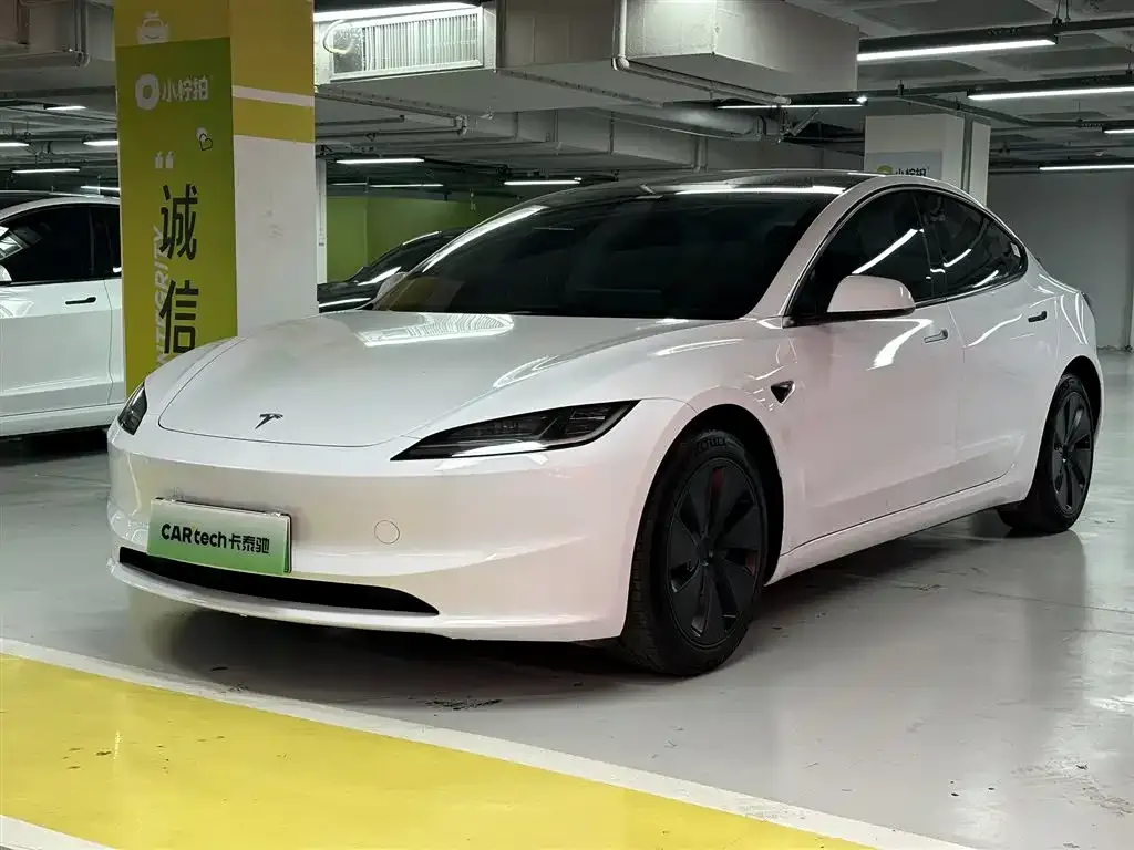 Tesla Model 3 — фото 1