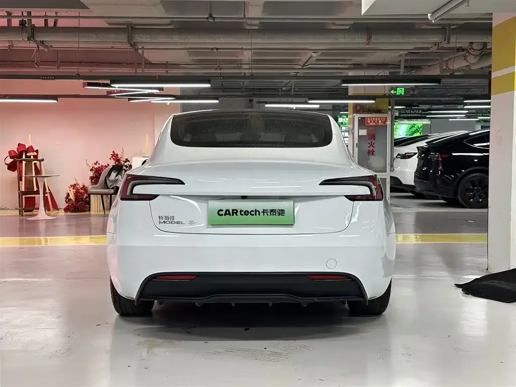 Tesla Model 3 — фото 6
