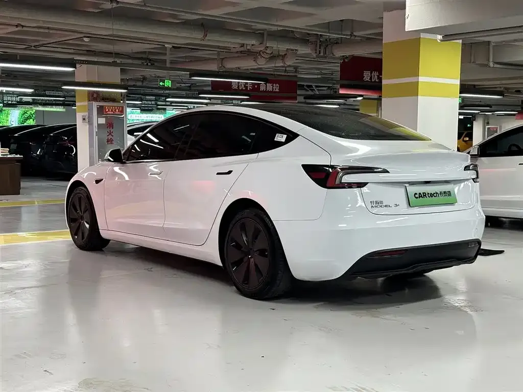 Tesla Model 3 — фото 10