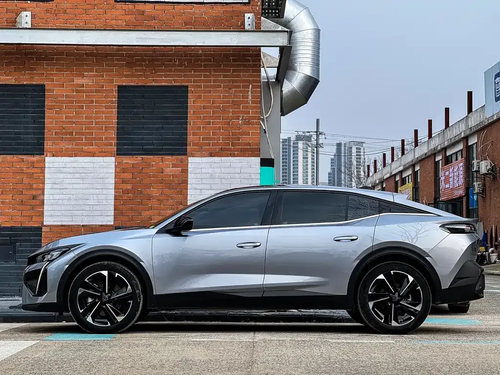 Peugeot 408X 2024 из CN, фото 9