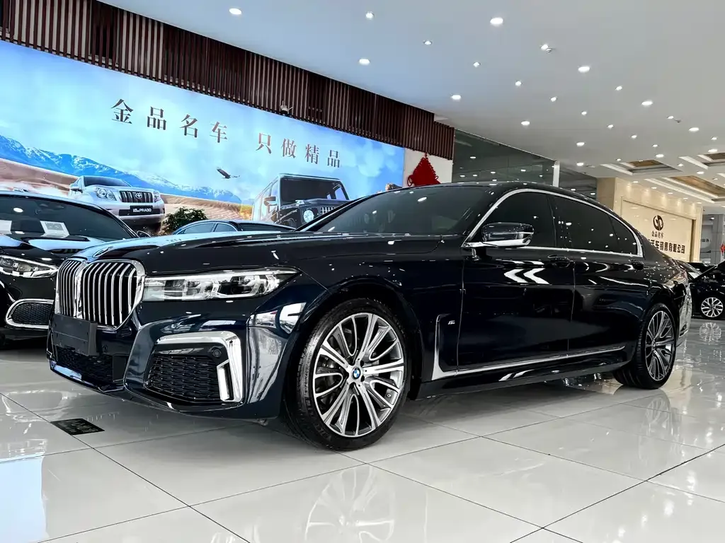 BMW 7 Series 2022 из CN, фото 1