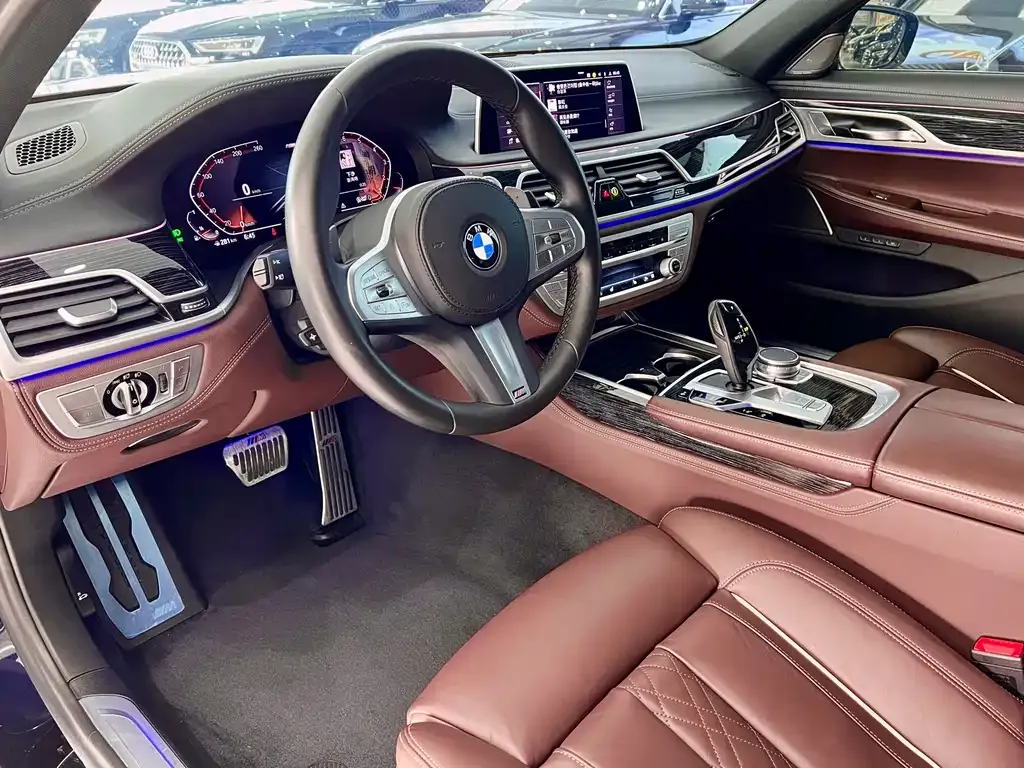 BMW 7 Series 2022 из CN, фото 10
