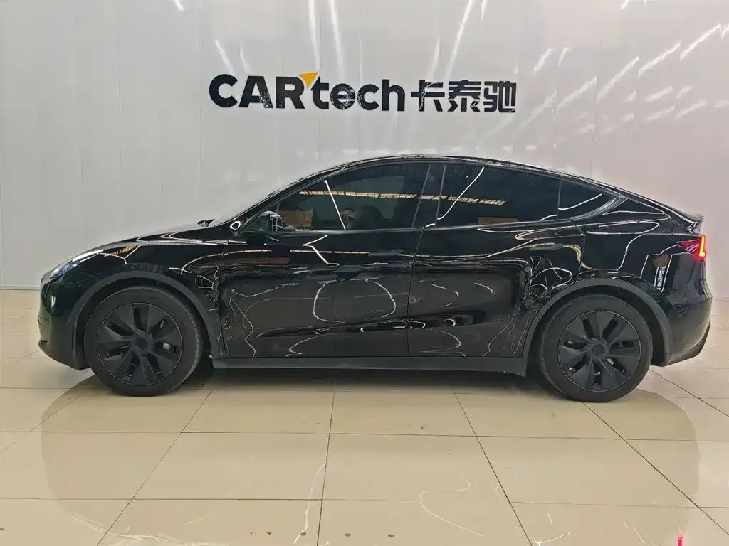 Tesla Model Y — фото 6