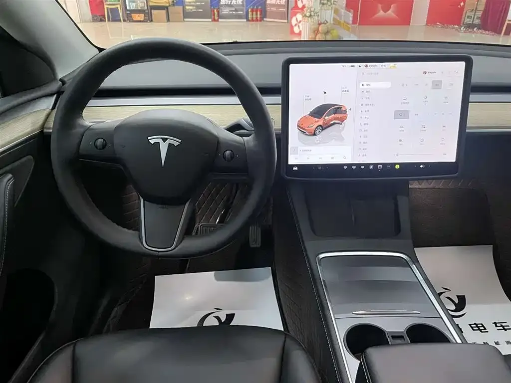 Tesla Model Y — фото 5