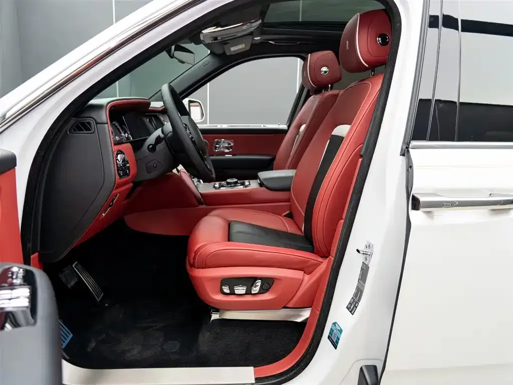 Rolls-Royce Cullinan 2022 из CN, фото 8