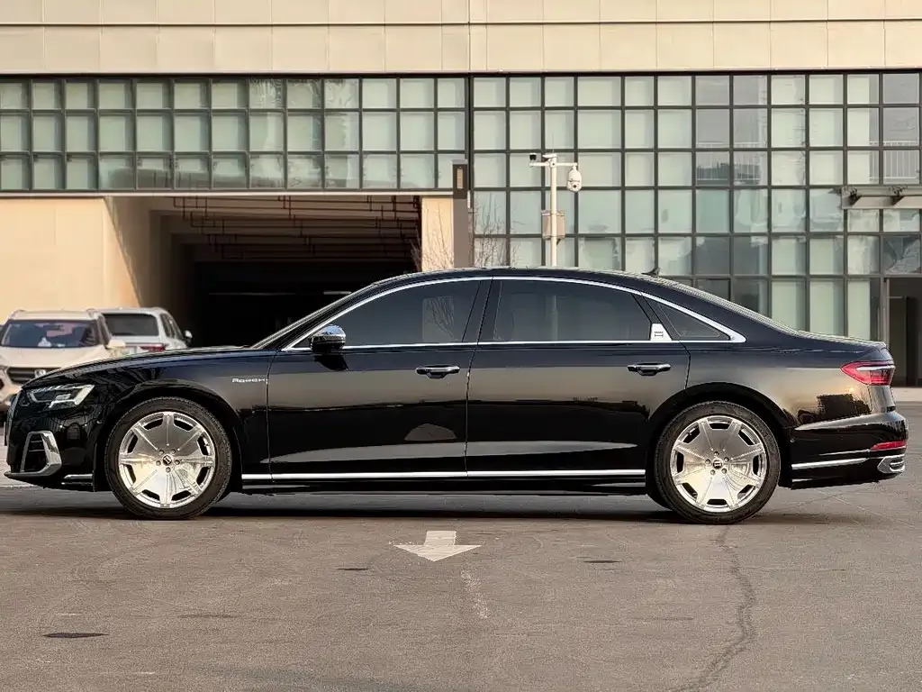 Audi A8 — фото 7