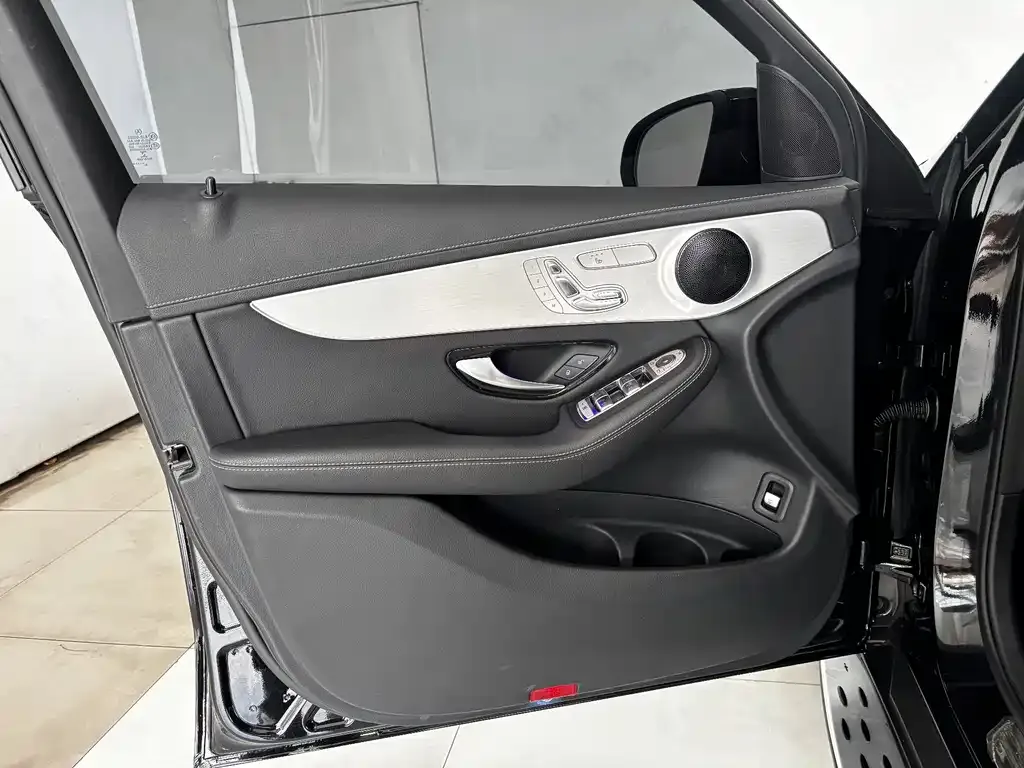 Mercedes-Benz GLC Coupe 2023 из CN, фото 4