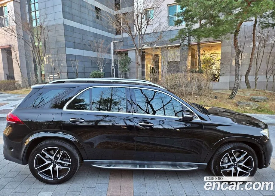 Mercedes-Benz GLE-Class — фото 7